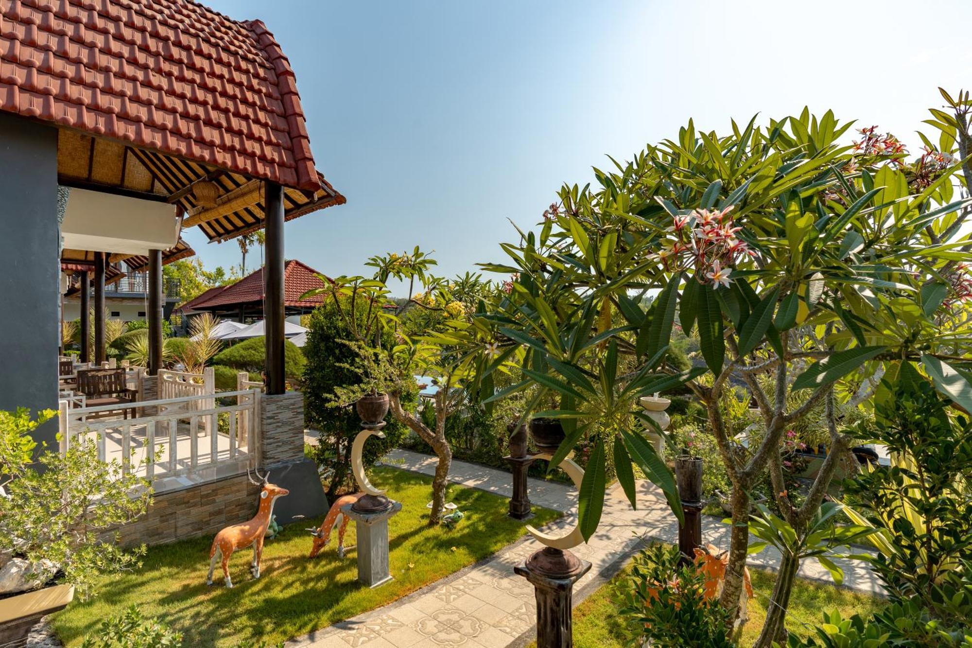 Kaylas Hill Resort Batununggul エクステリア 写真