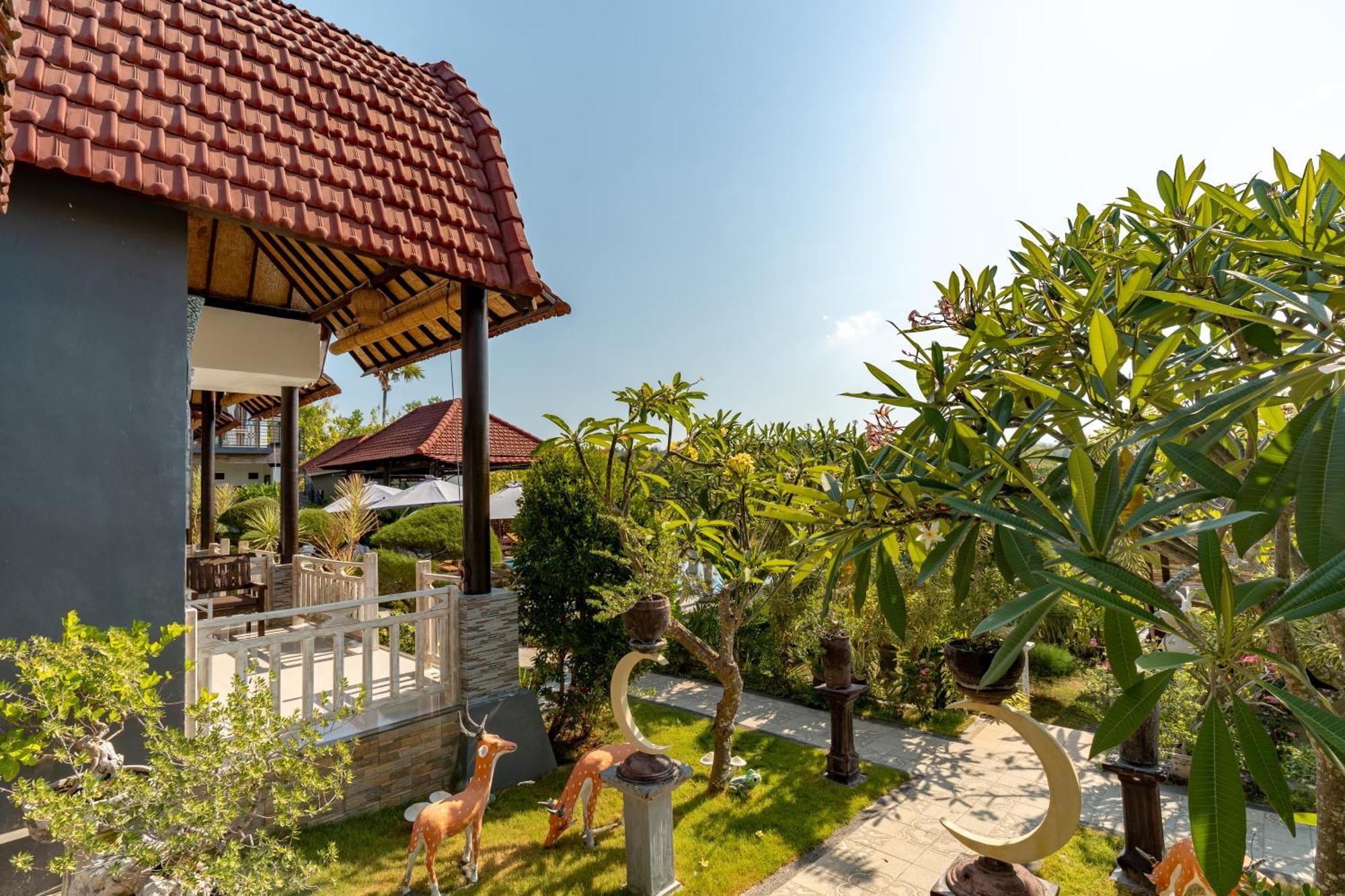 Kaylas Hill Resort Batununggul エクステリア 写真